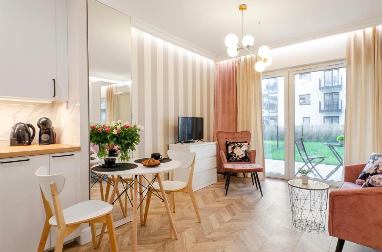 Sky Home- Rose Apartament -Manufaktura, Bezplatny Parking, Klima, Dostep Na Kod Łódź Extérieur photo