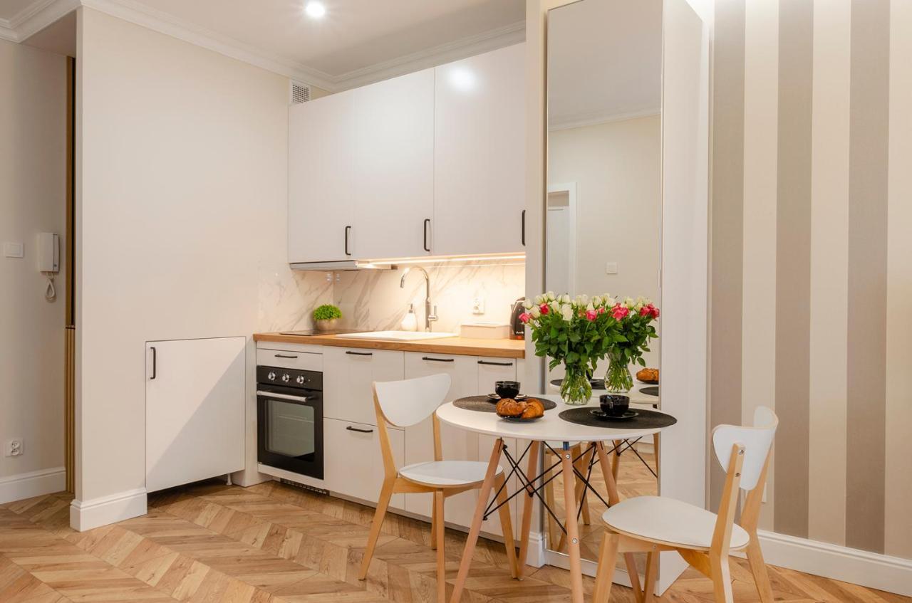 Sky Home- Rose Apartament -Manufaktura, Bezplatny Parking, Klima, Dostep Na Kod Łódź Extérieur photo