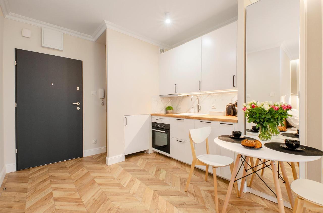 Sky Home- Rose Apartament -Manufaktura, Bezplatny Parking, Klima, Dostep Na Kod Łódź Extérieur photo